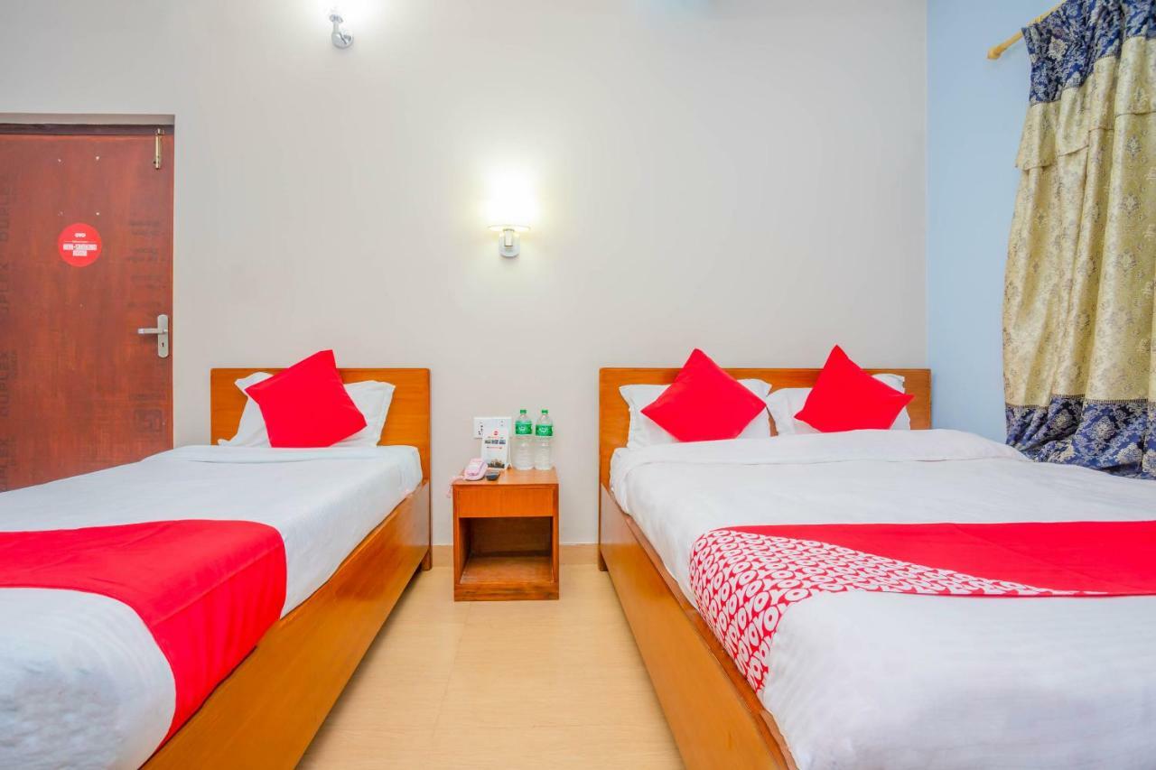 Oyo 575 Api Suites Покхара Экстерьер фото