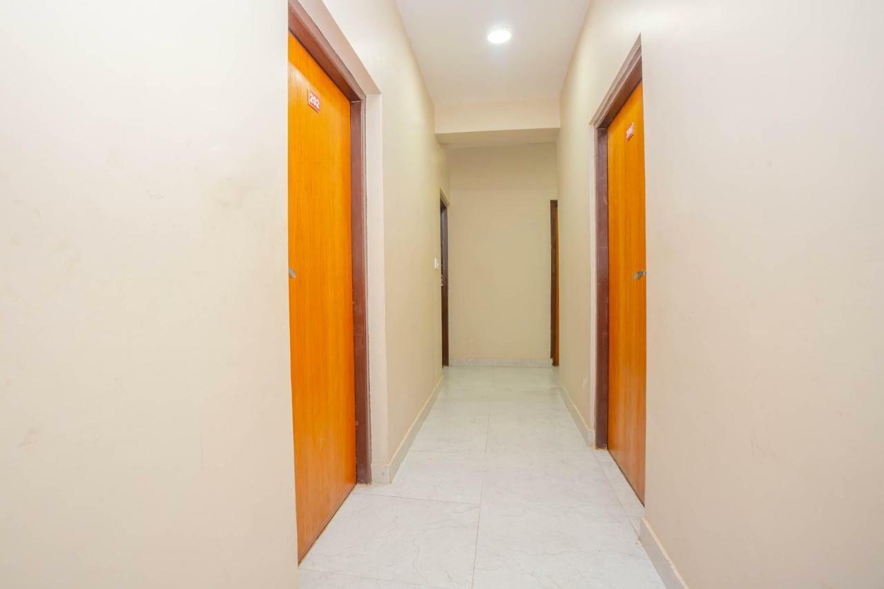 Oyo 575 Api Suites Покхара Экстерьер фото