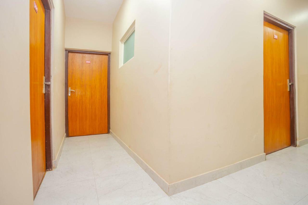 Oyo 575 Api Suites Покхара Экстерьер фото