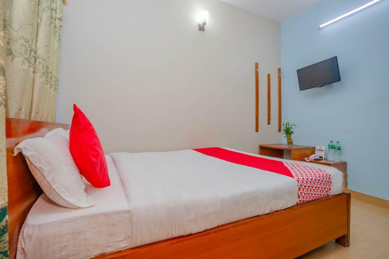 Oyo 575 Api Suites Покхара Экстерьер фото