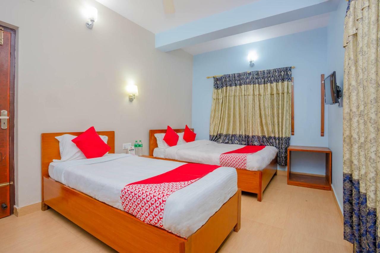 Oyo 575 Api Suites Покхара Экстерьер фото